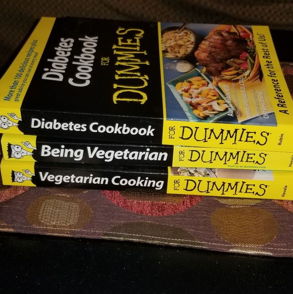 Lot of 3 "...For Dummies" Cook/Lifestyle Books - Picture 2 of 3